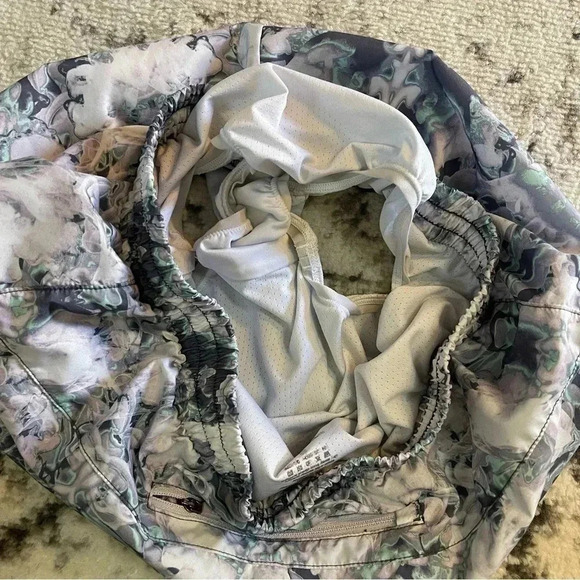 Sweaty Betty Women's  XS Interval Run Shorts Gray Mint Polyester Stretch Active - Picture 7 of 11